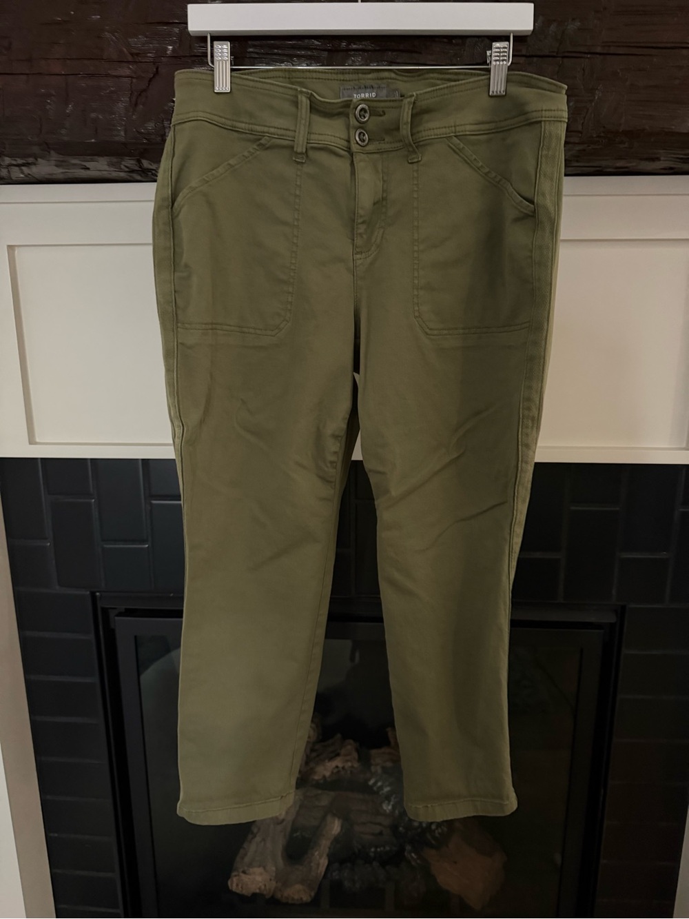 Torrid Size 14 Olive Green Cropped Utility Pants